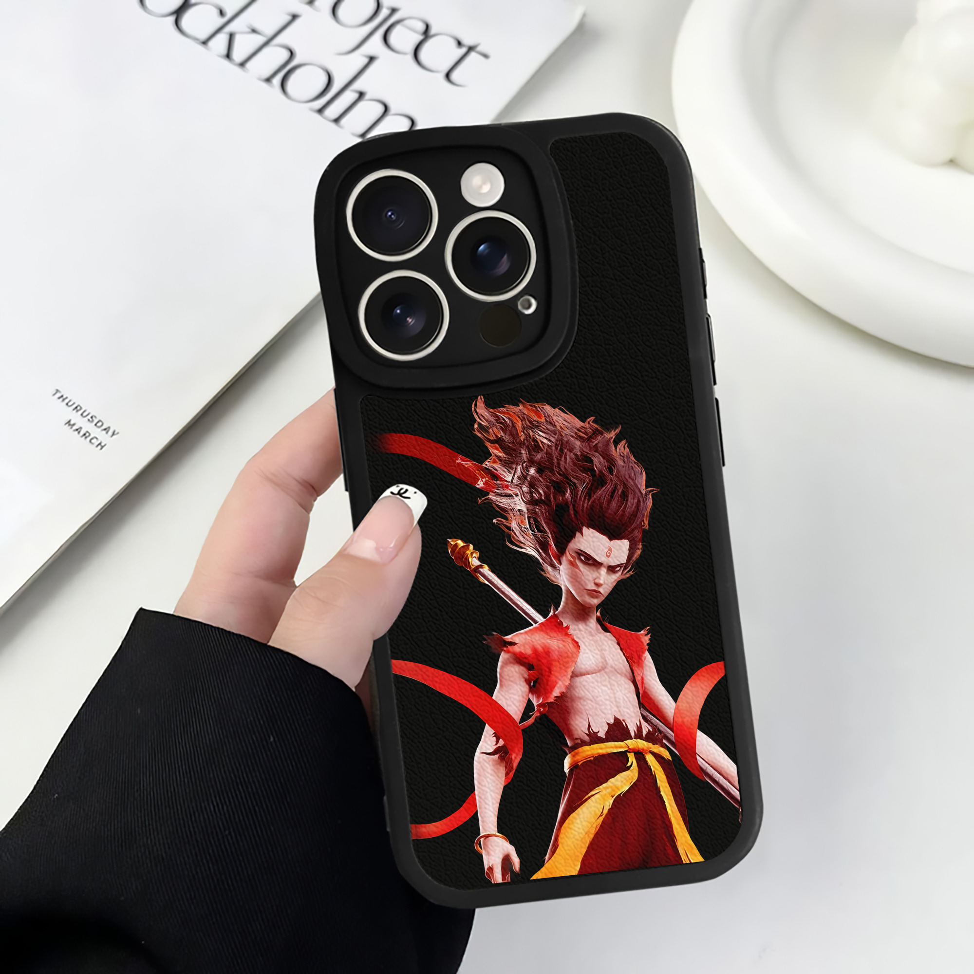 （画像用） Ne Zha 2 ナタ 魔童の大暴れ 【iPhone 16シリーズ対応】シリコンスマホケース（レザー調） 材質：シリコン